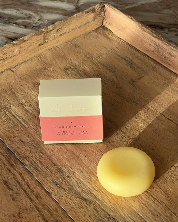 Après-shampooing solide n° 3 – beurre de mangue, jasmin, rose