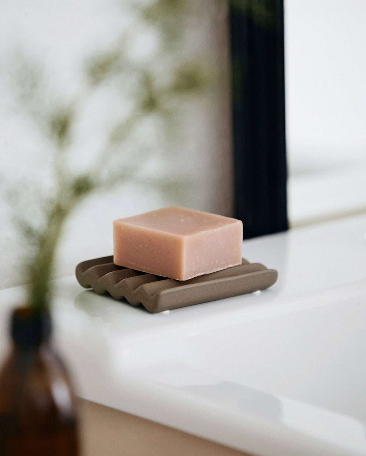 Porte-savon en céramique, petit modèle – taupe 8 x 10 cm