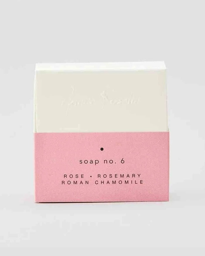 Savon n° 6 – rose, romarin, camomille romaine